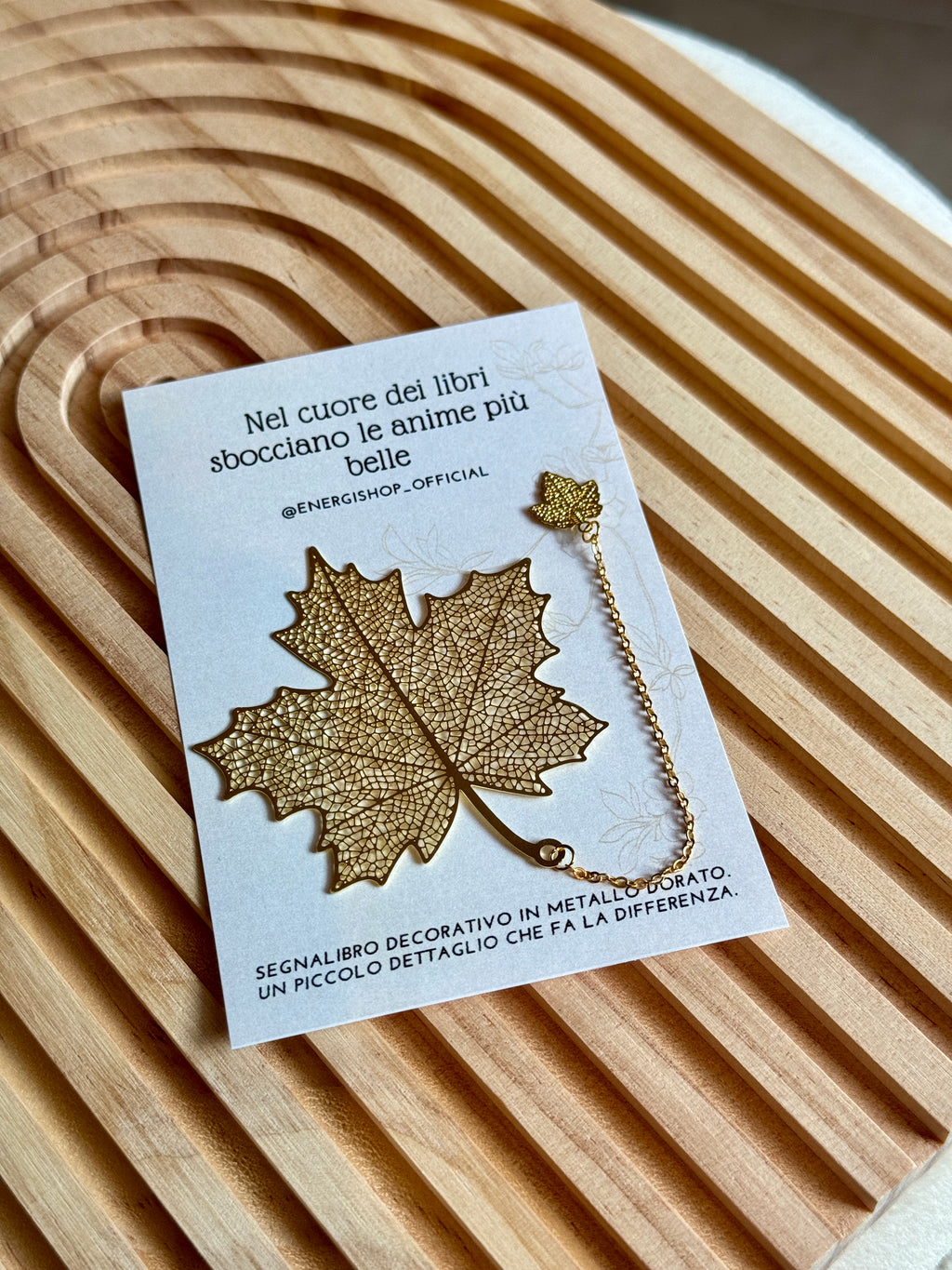 Segnalibro in Metallo Dorato – Per anime che sbocciano tra le pagine