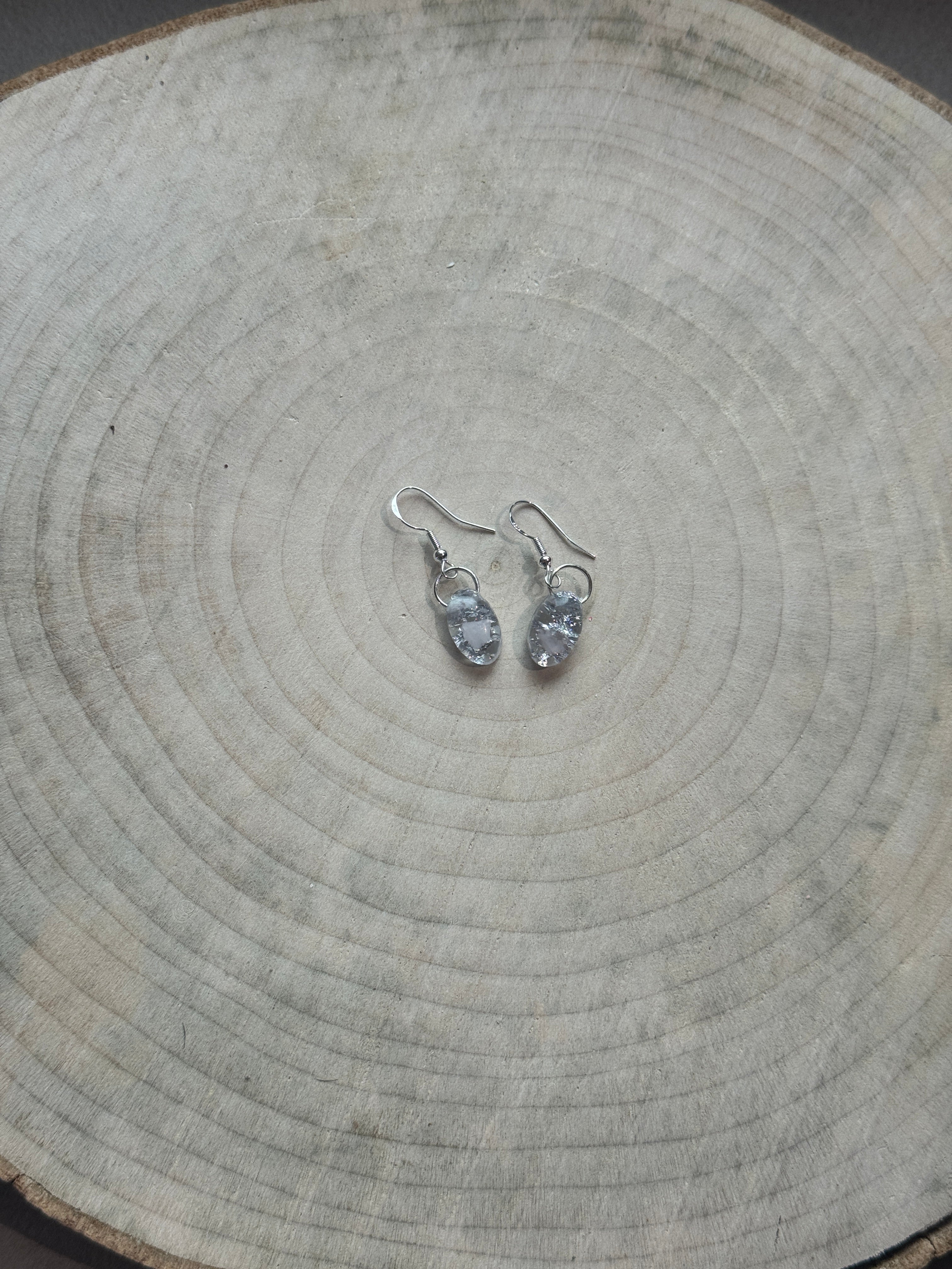 Set Orecchini Unici – Fiori, Pietre e Dettagli Romantici