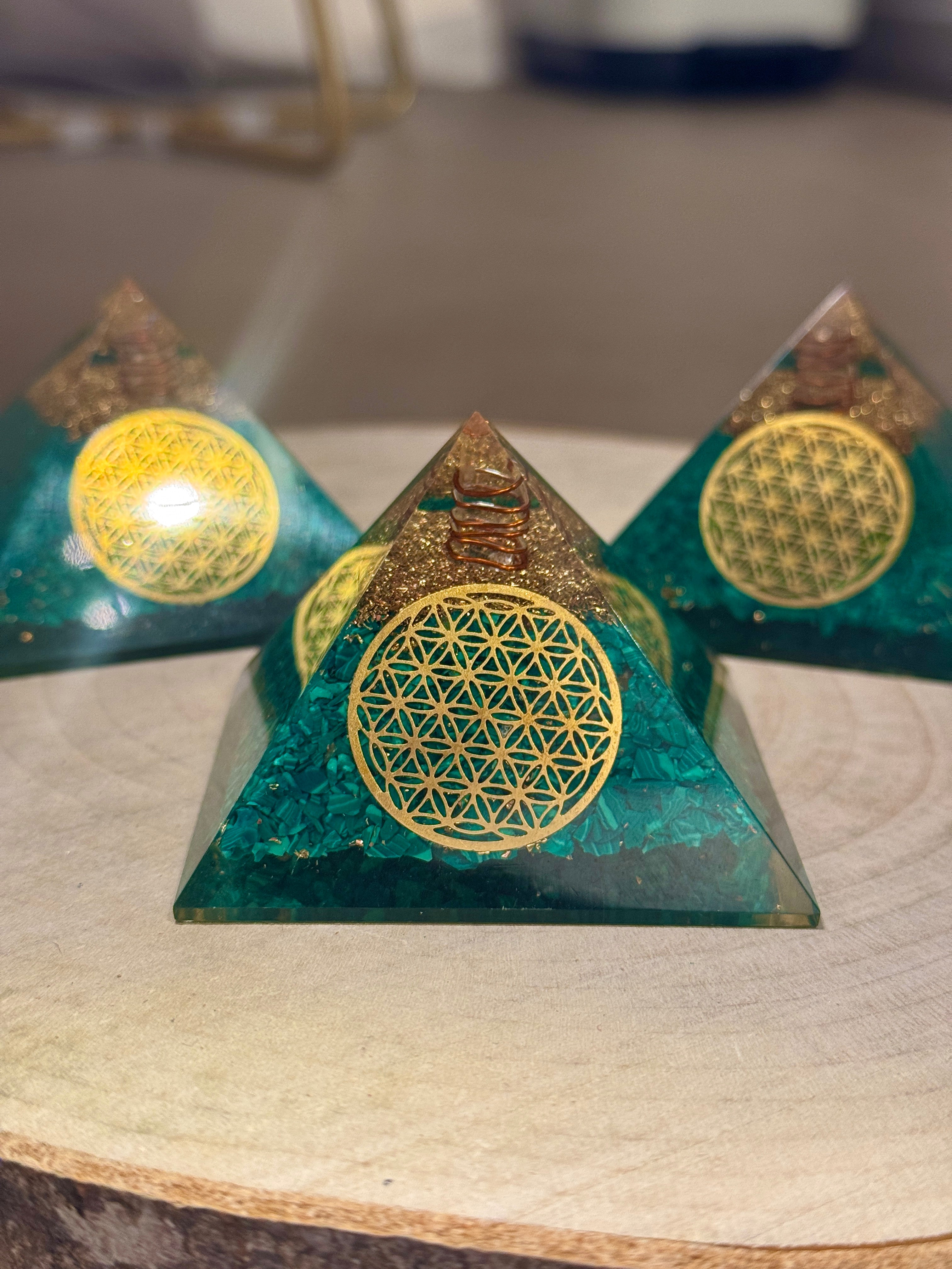 Piramide di Malachite - chakra del cuore