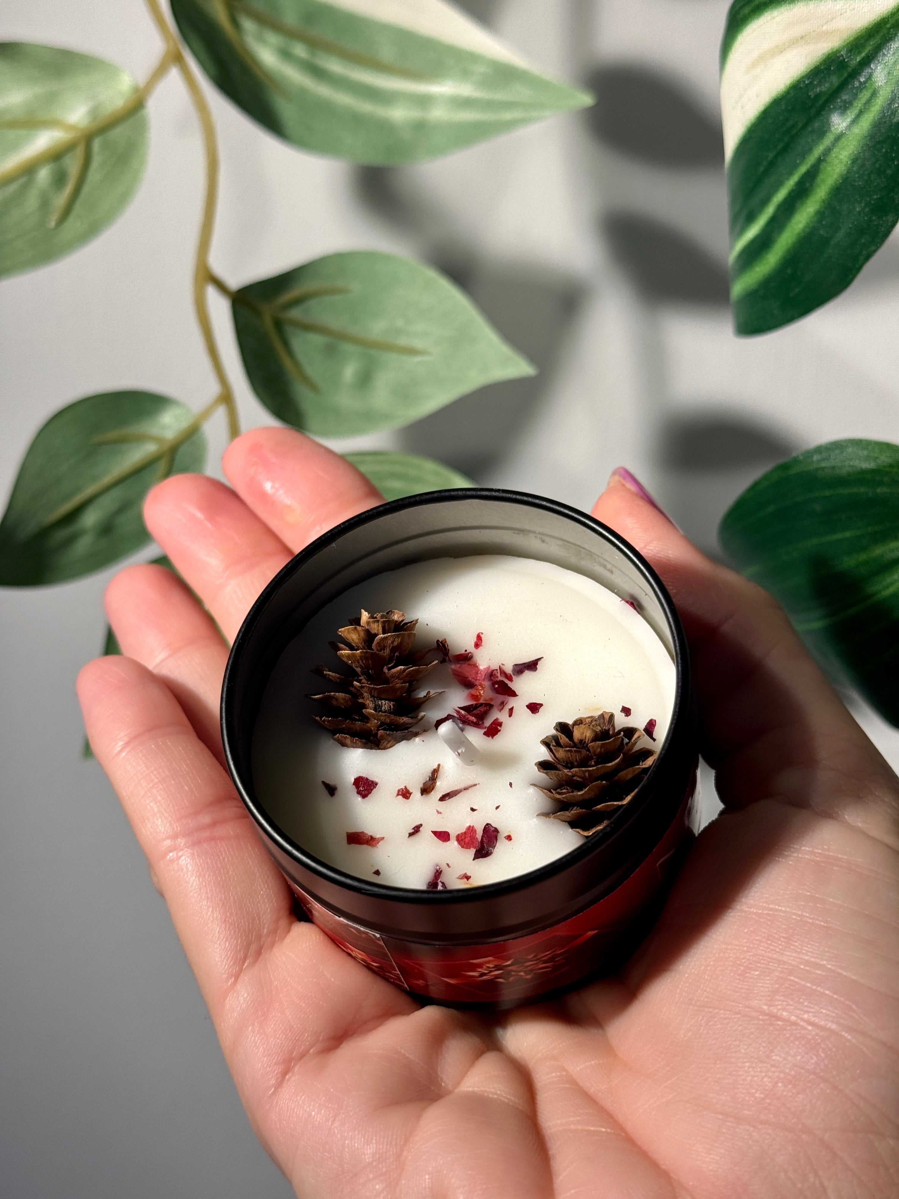 Candela Profumata al Cedro – Armonia e Calma Naturale