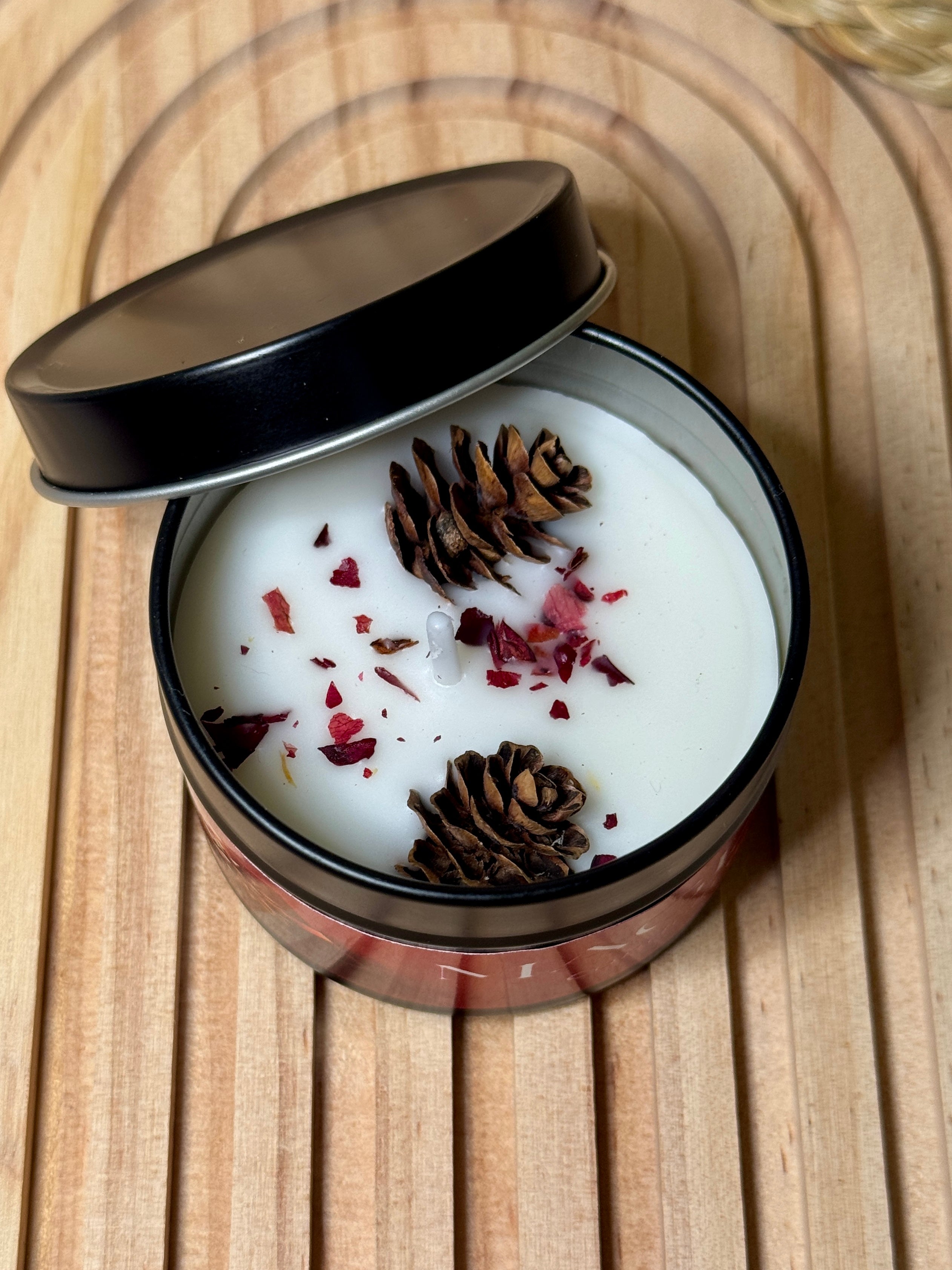 Candela Profumata al Cedro – Armonia e Calma Naturale