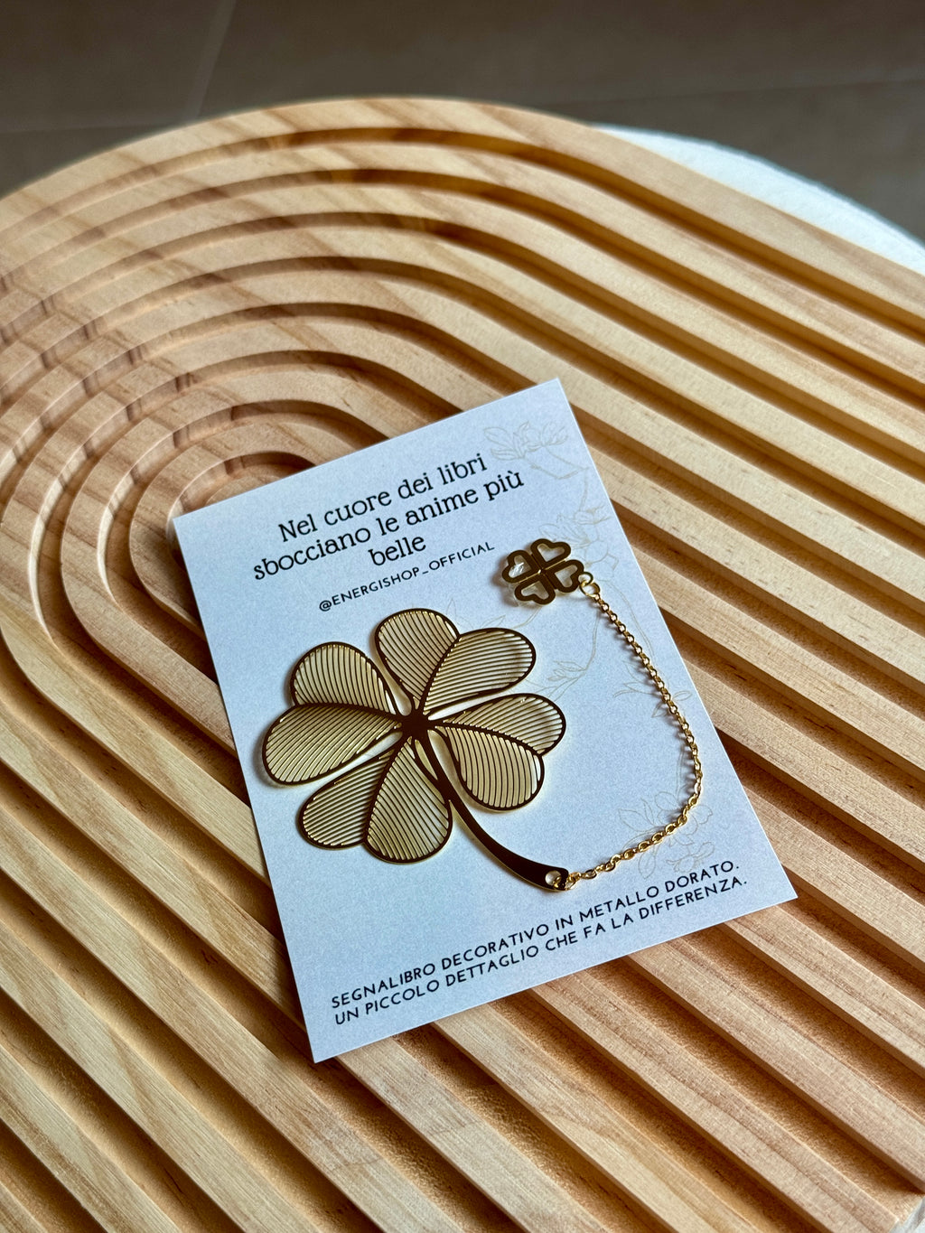 Segnalibro in Metallo Dorato – Per anime che sbocciano tra le pagine
