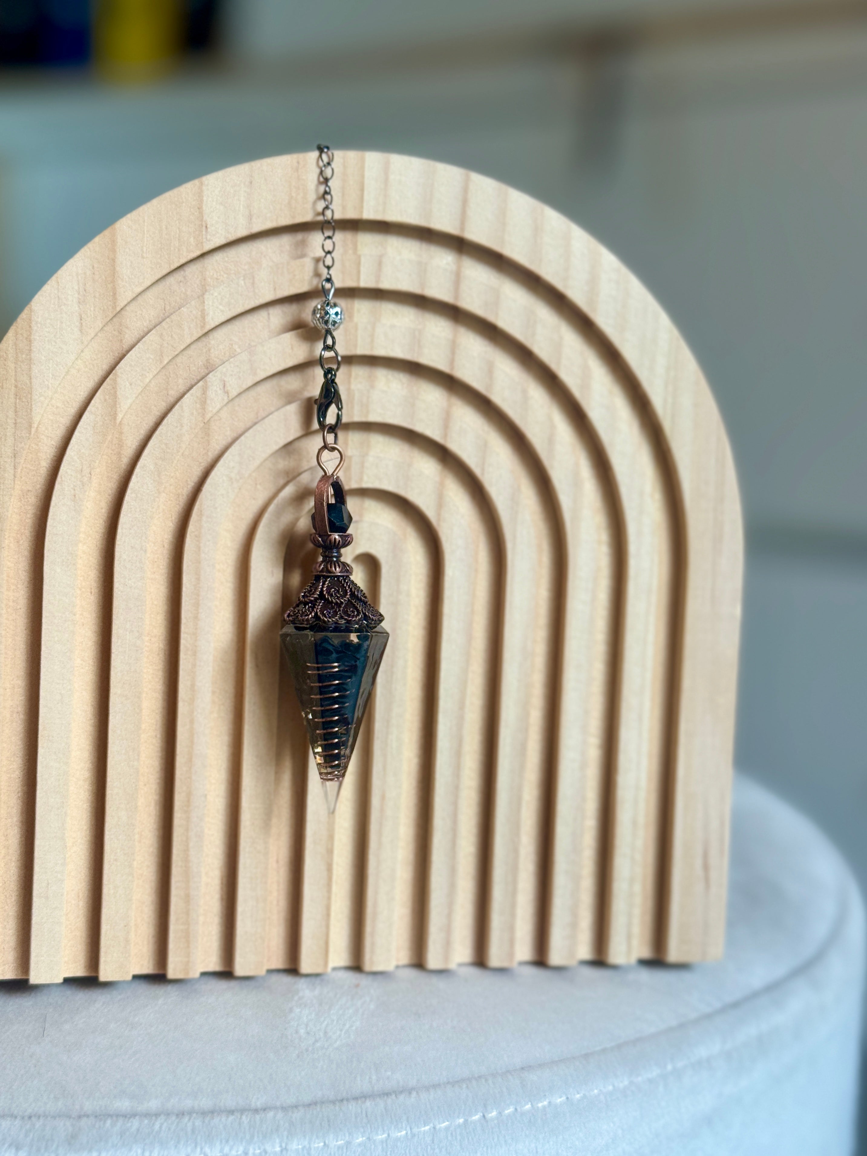 Pendolo in Pietra Naturale – Cristalli per Reiki, Divinazione e Meditazione