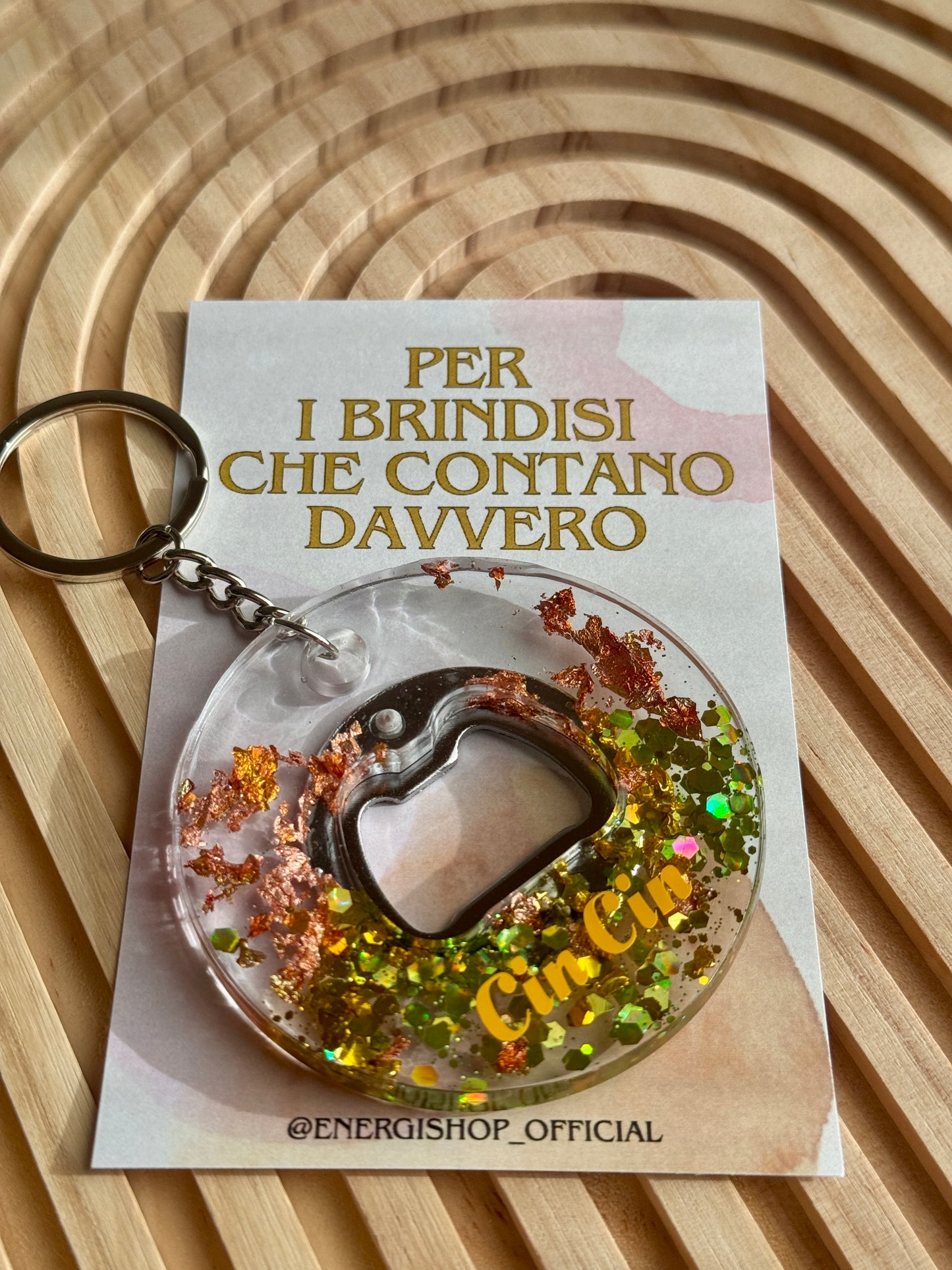 Portachiavi Apribottiglie in Resina – “Per i brindisi che contano davvero”