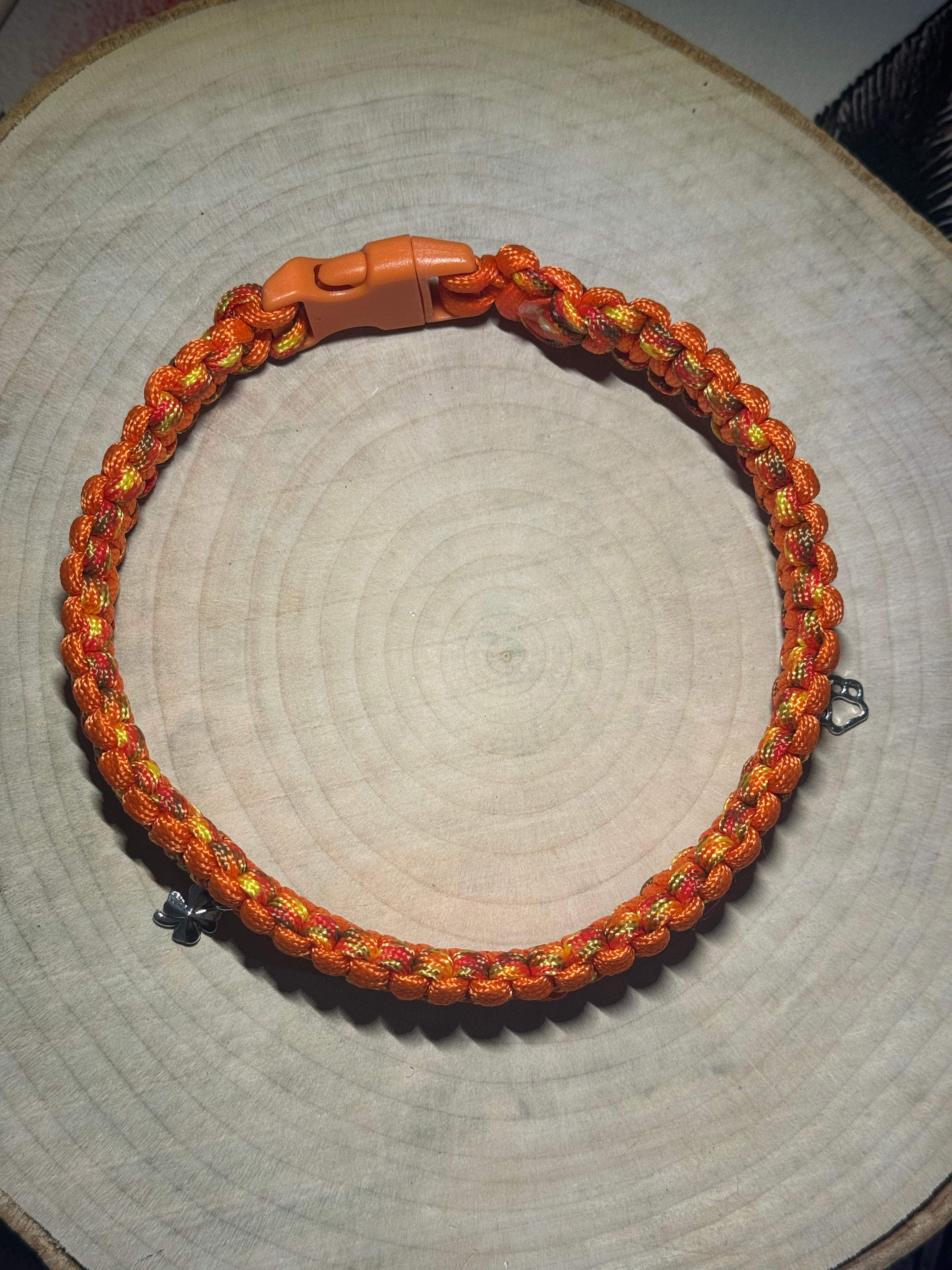 Collare in Paracord con Charm (42cm)