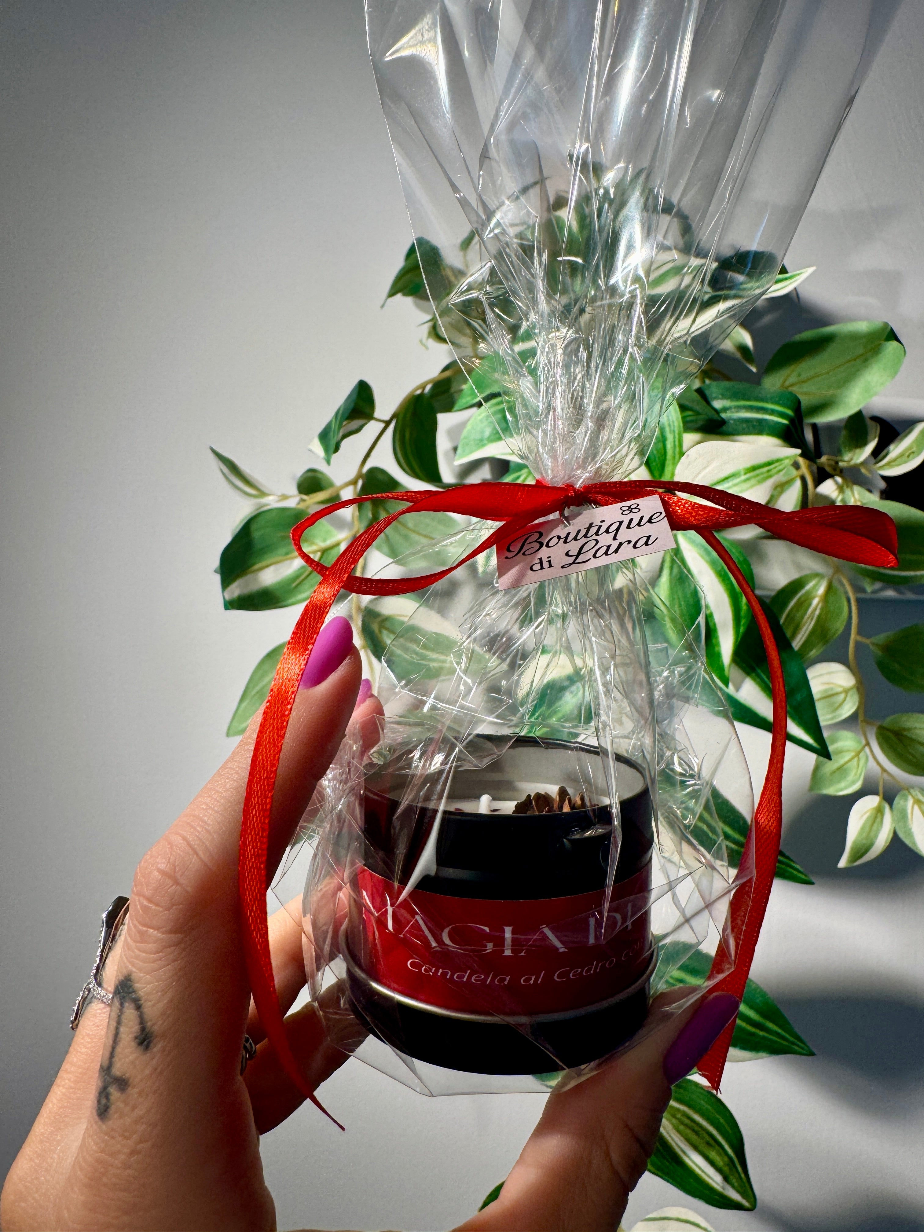 Candela Profumata al Cedro – Armonia e Calma Naturale