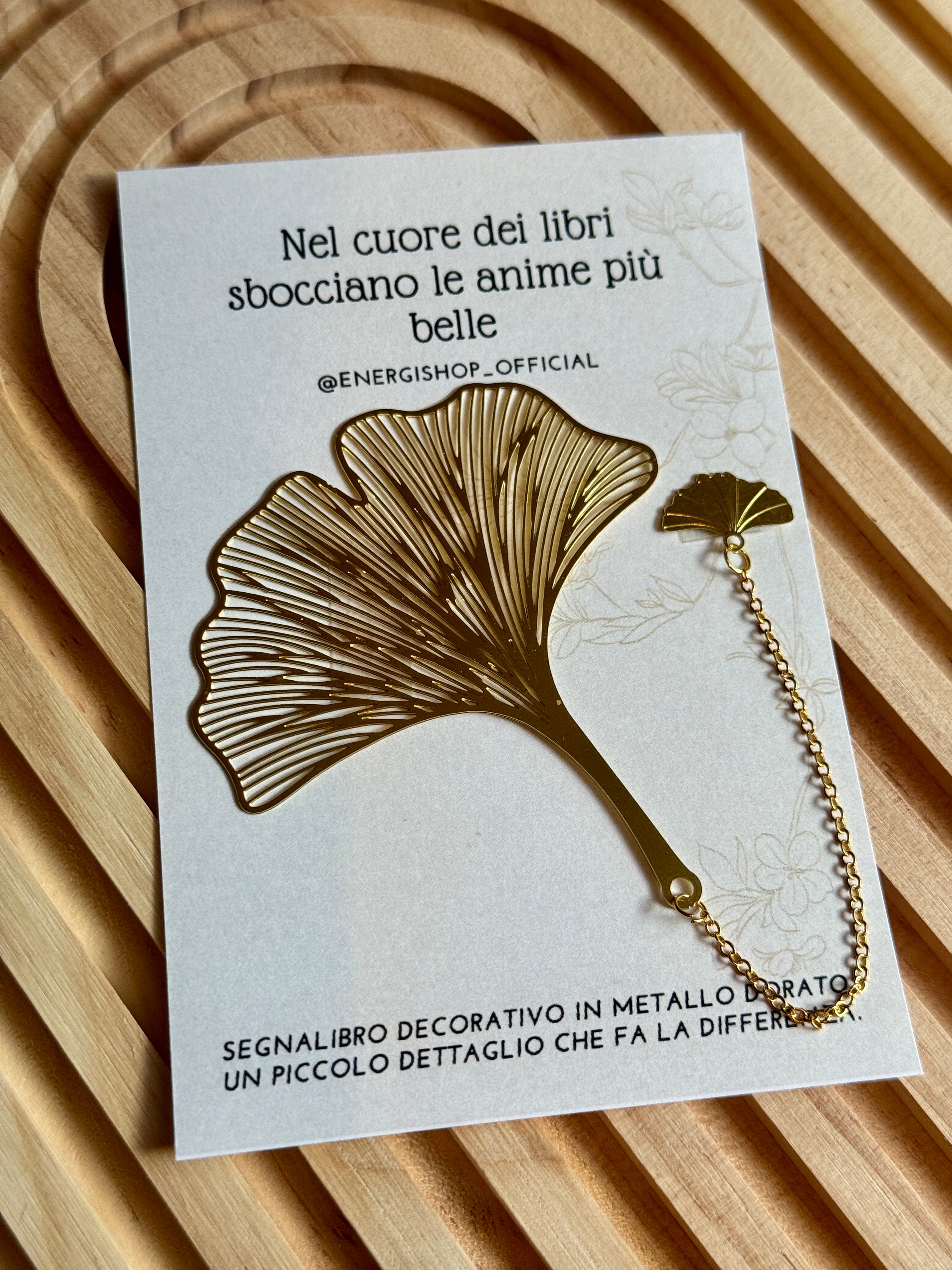 Segnalibro in Metallo Dorato – Per anime che sbocciano tra le pagine