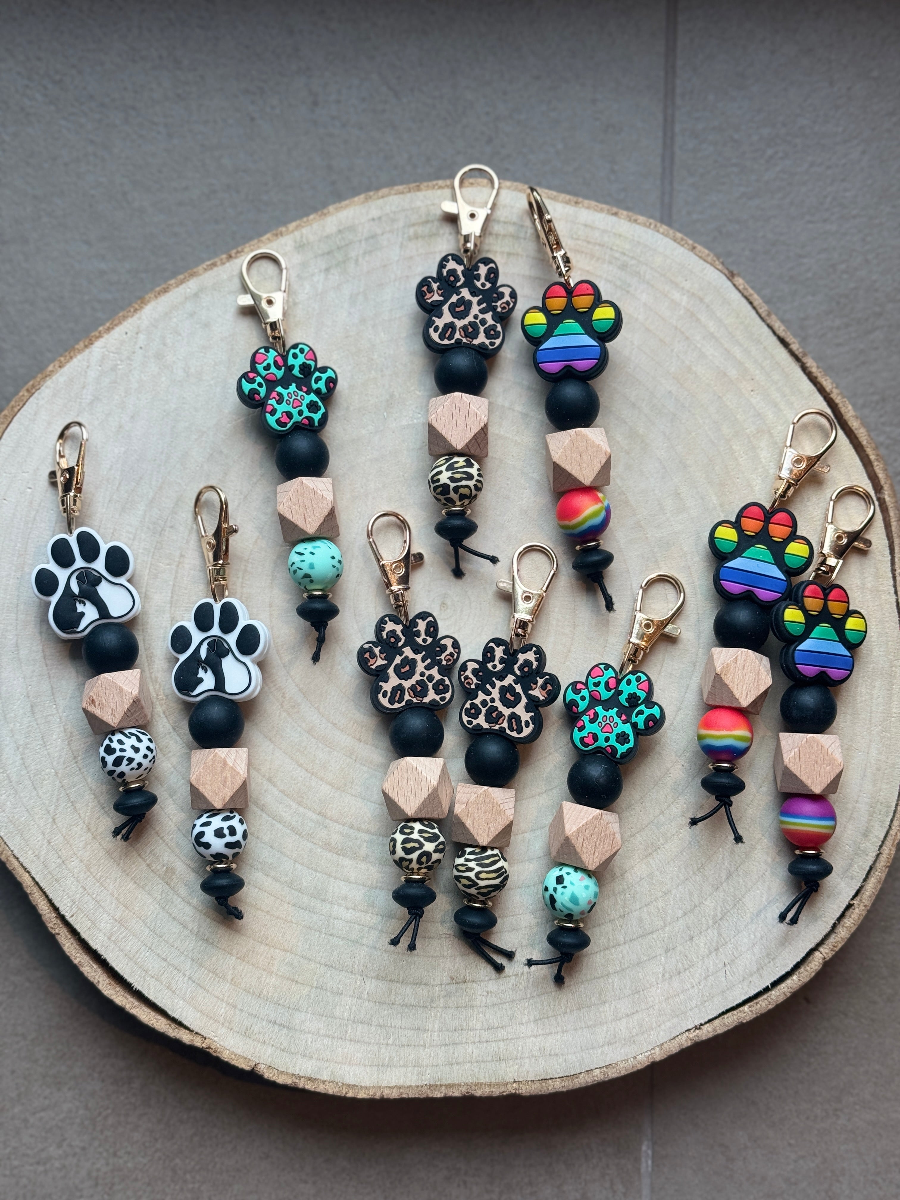 Portachiavi con Zampa in Silicone e Perline