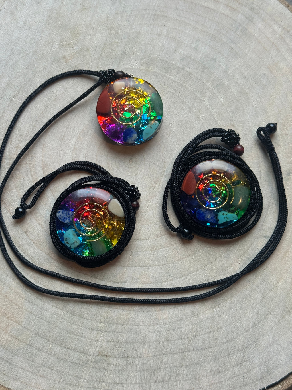 Ciondolo Chakra con Spirale Dorata