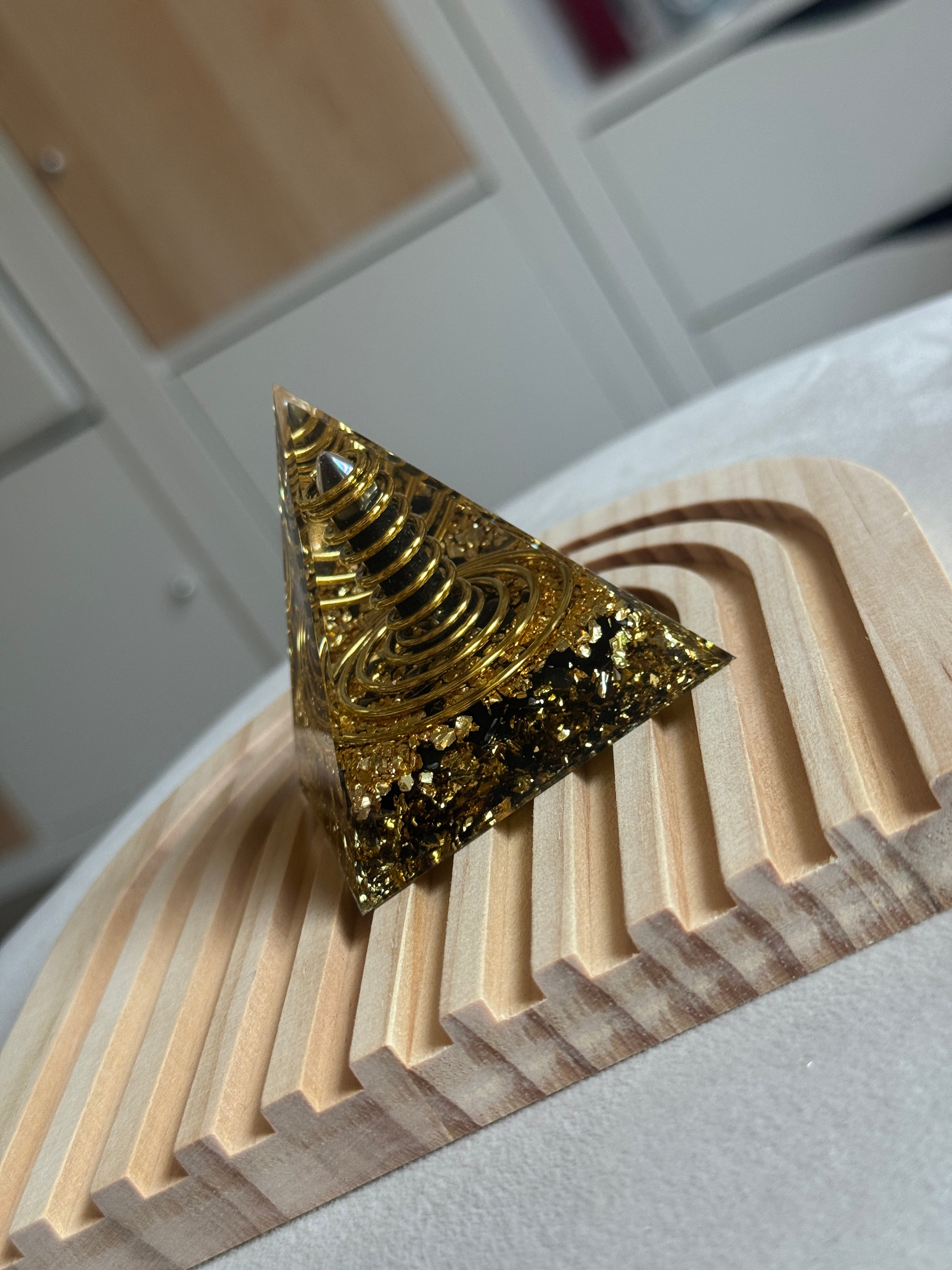 Piramide in Ossidiana Nera – Chakra della Radice (Muladhara)