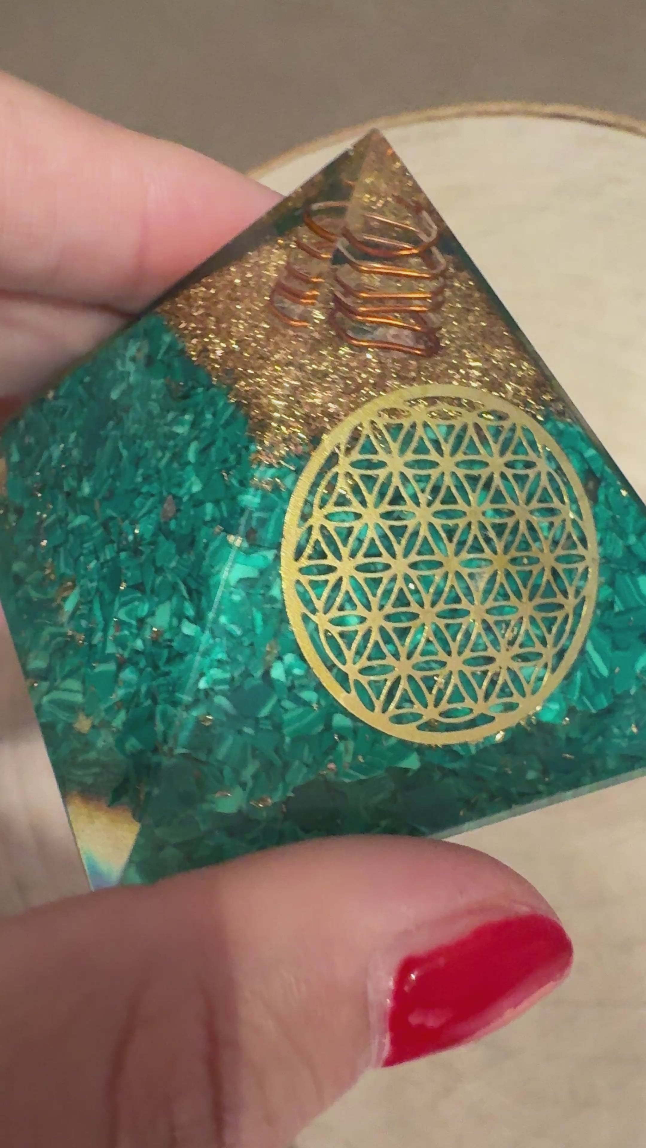 Piramide di Malachite - chakra del cuore
