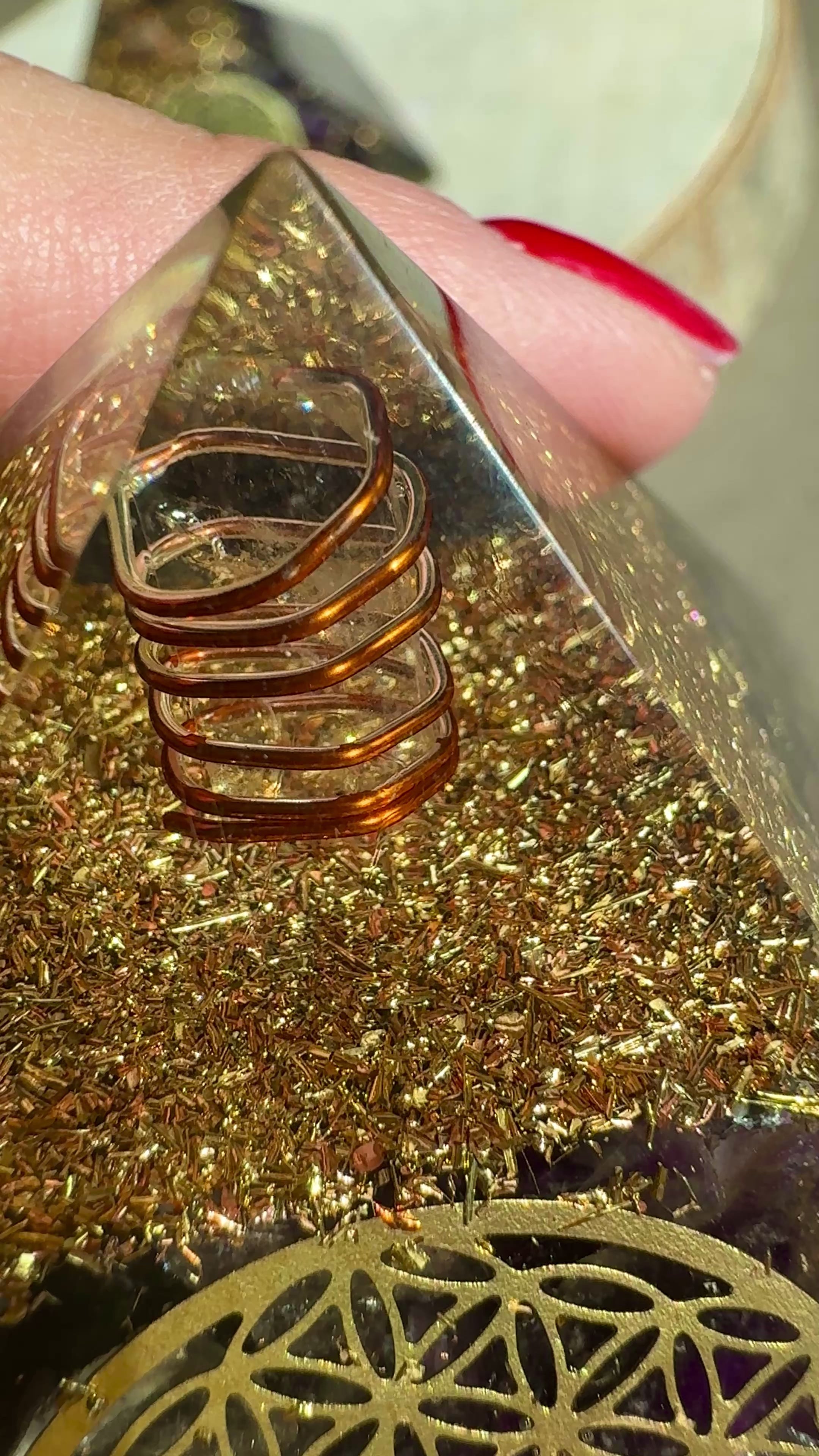 Piramide con Ametista – Chakra della Corona