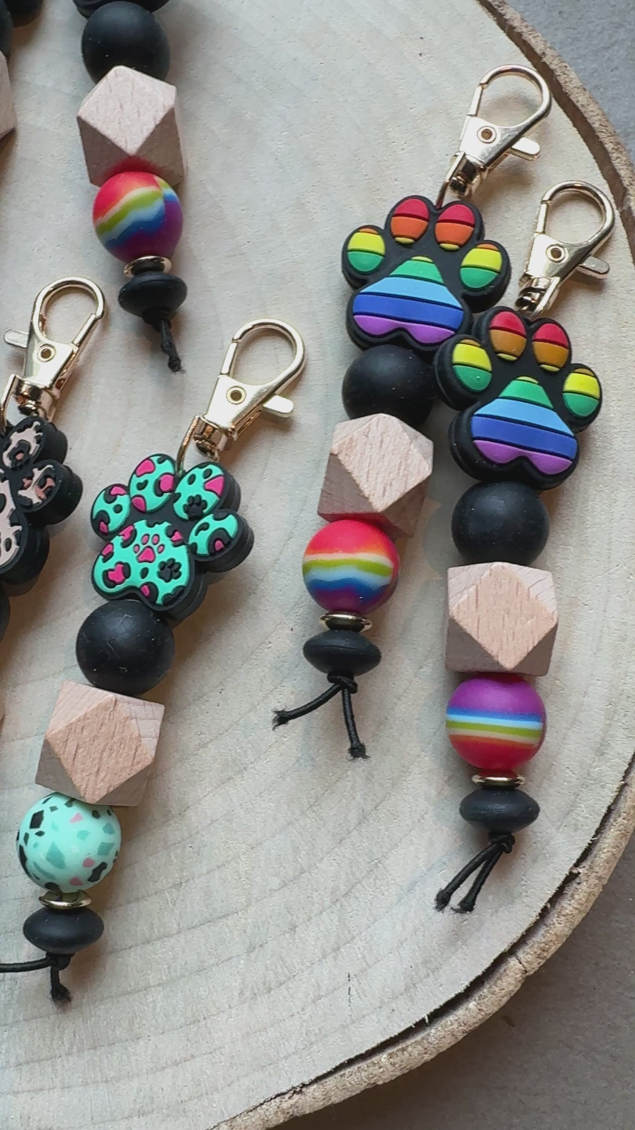 Portachiavi con Zampa in Silicone e Perline