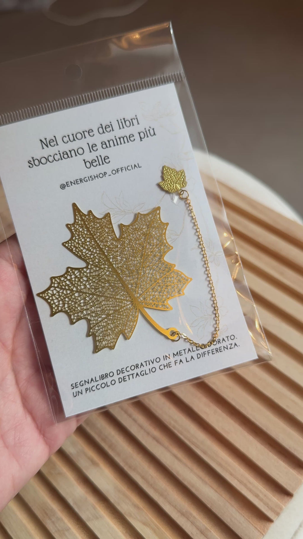 Segnalibro in Metallo Dorato – Per anime che sbocciano tra le pagine