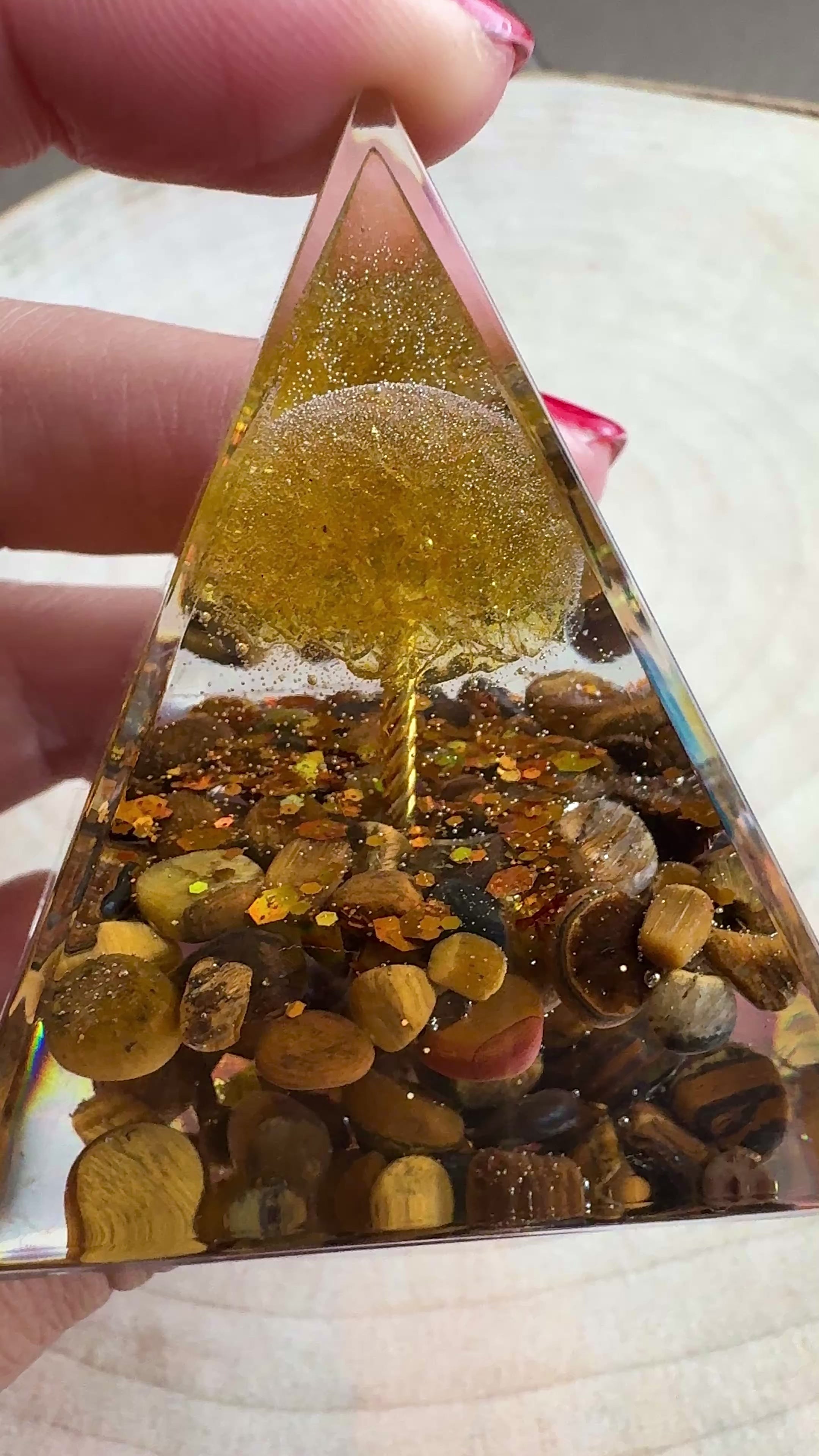 Piramide Energetica con Citrino e Occhio di Tigre - chakra plesso solare