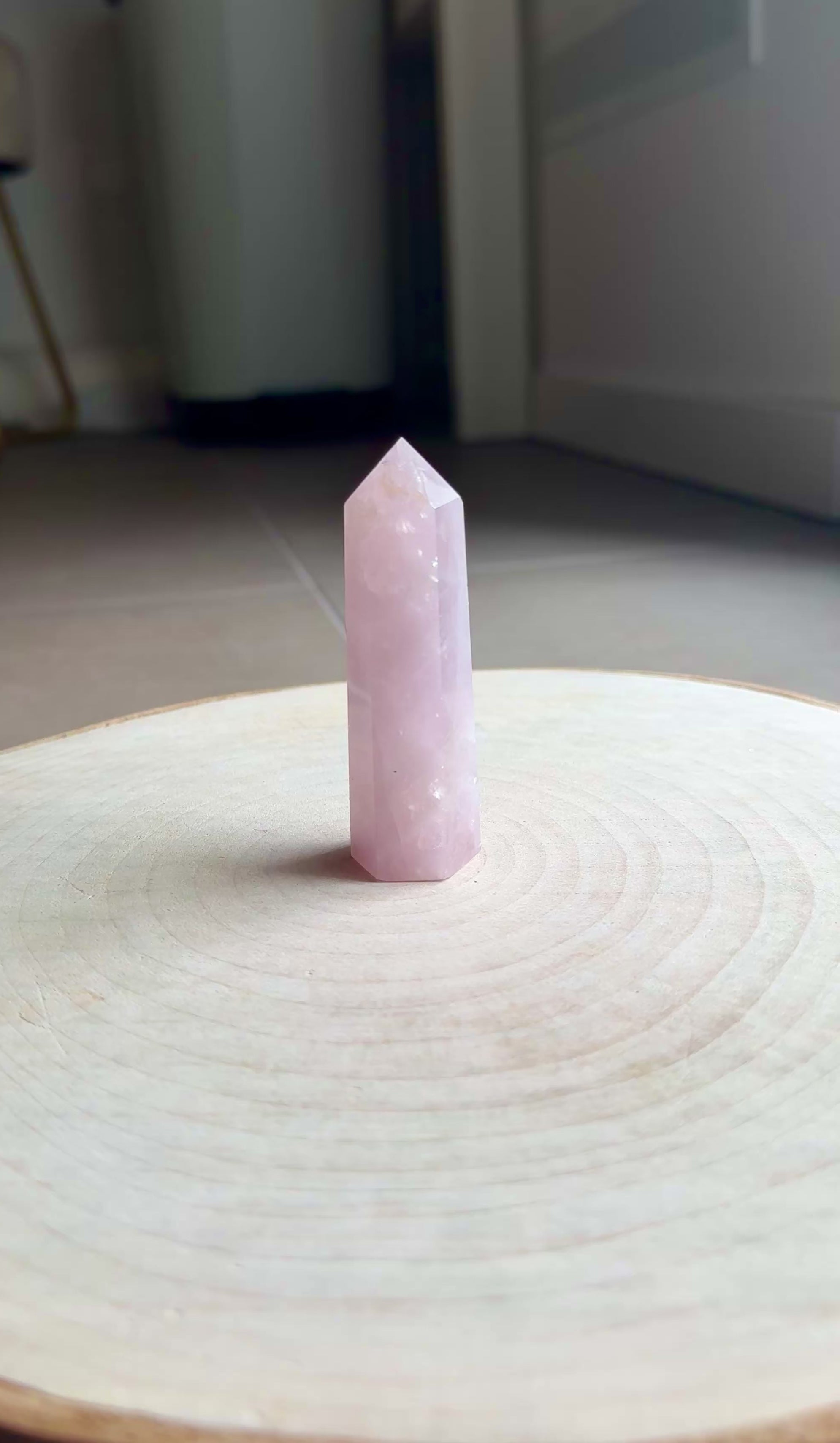 Torre di Quarzo Rosa - chakra del cuore  