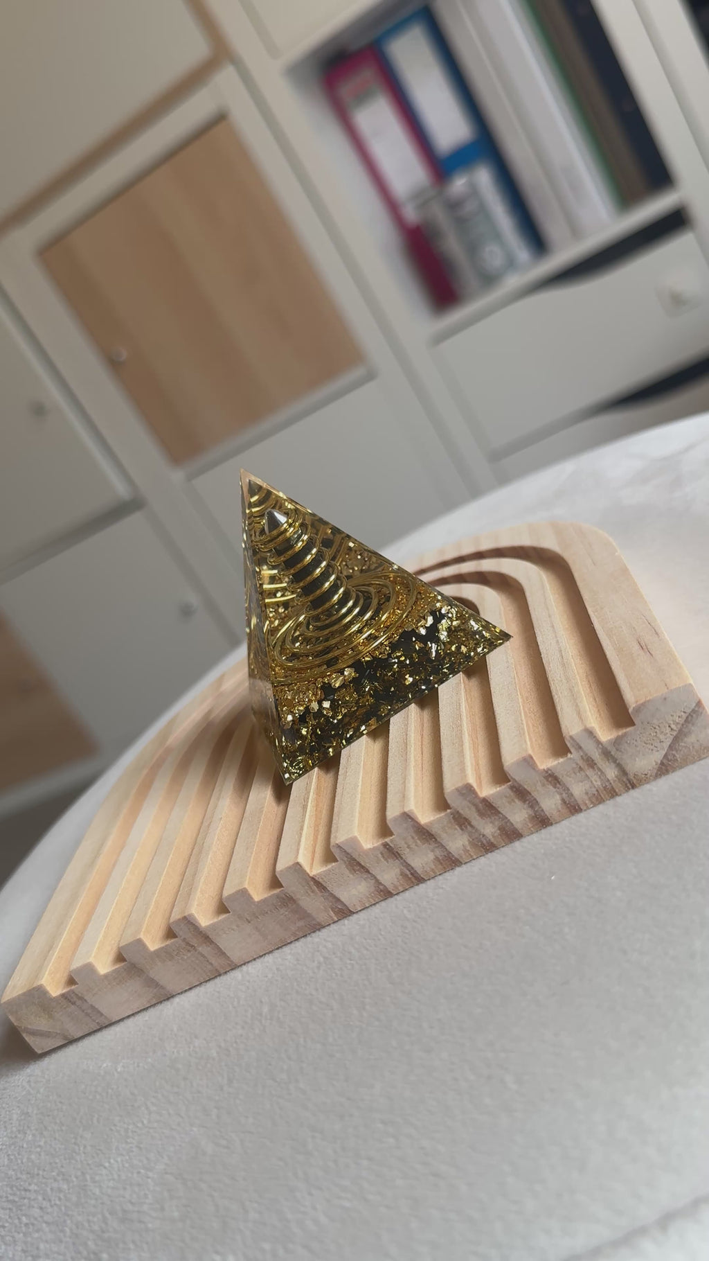 Piramide in Ossidiana Nera – Chakra della Radice (Muladhara)