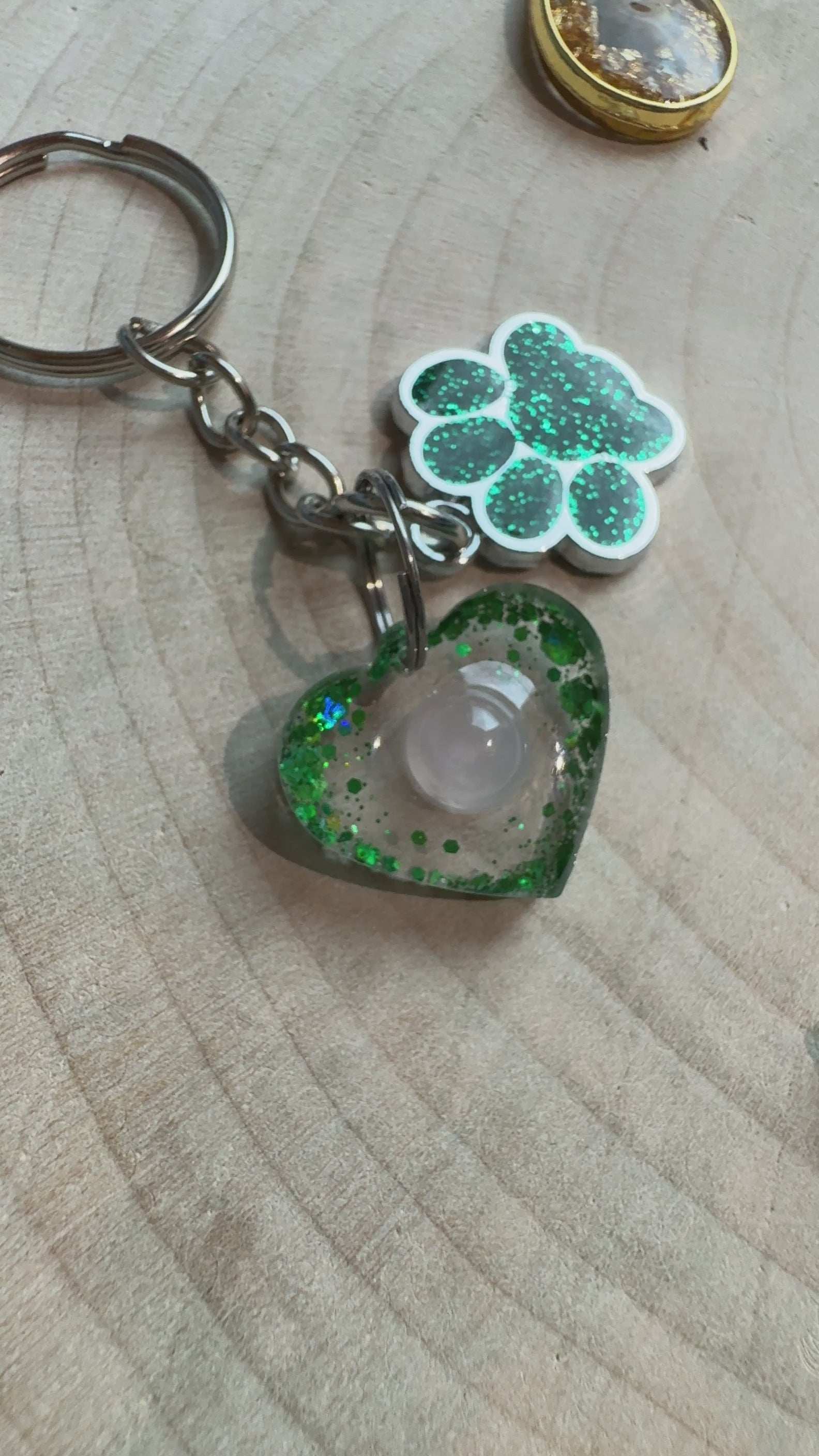 Portachiavi Energetici con Pietre Naturali – Creazioni Uniche