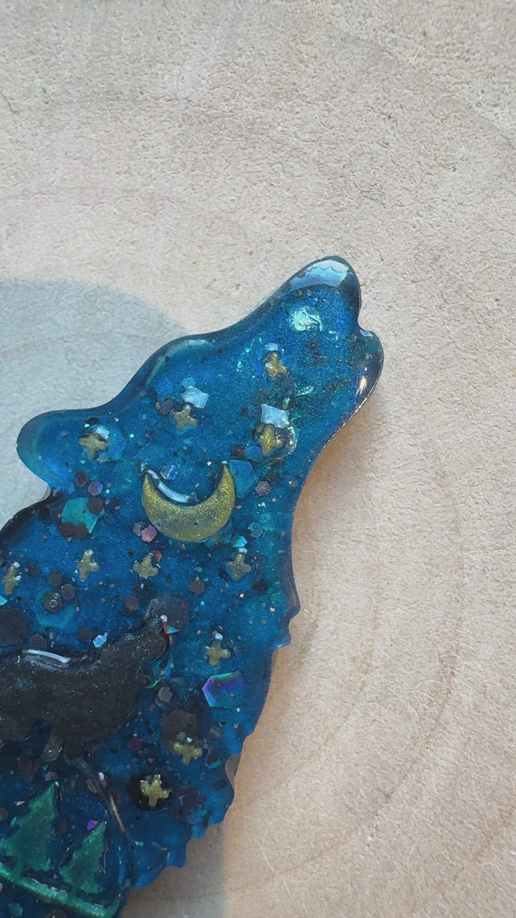 Portachiavi Lupo Notturno – Con Pompom Blu