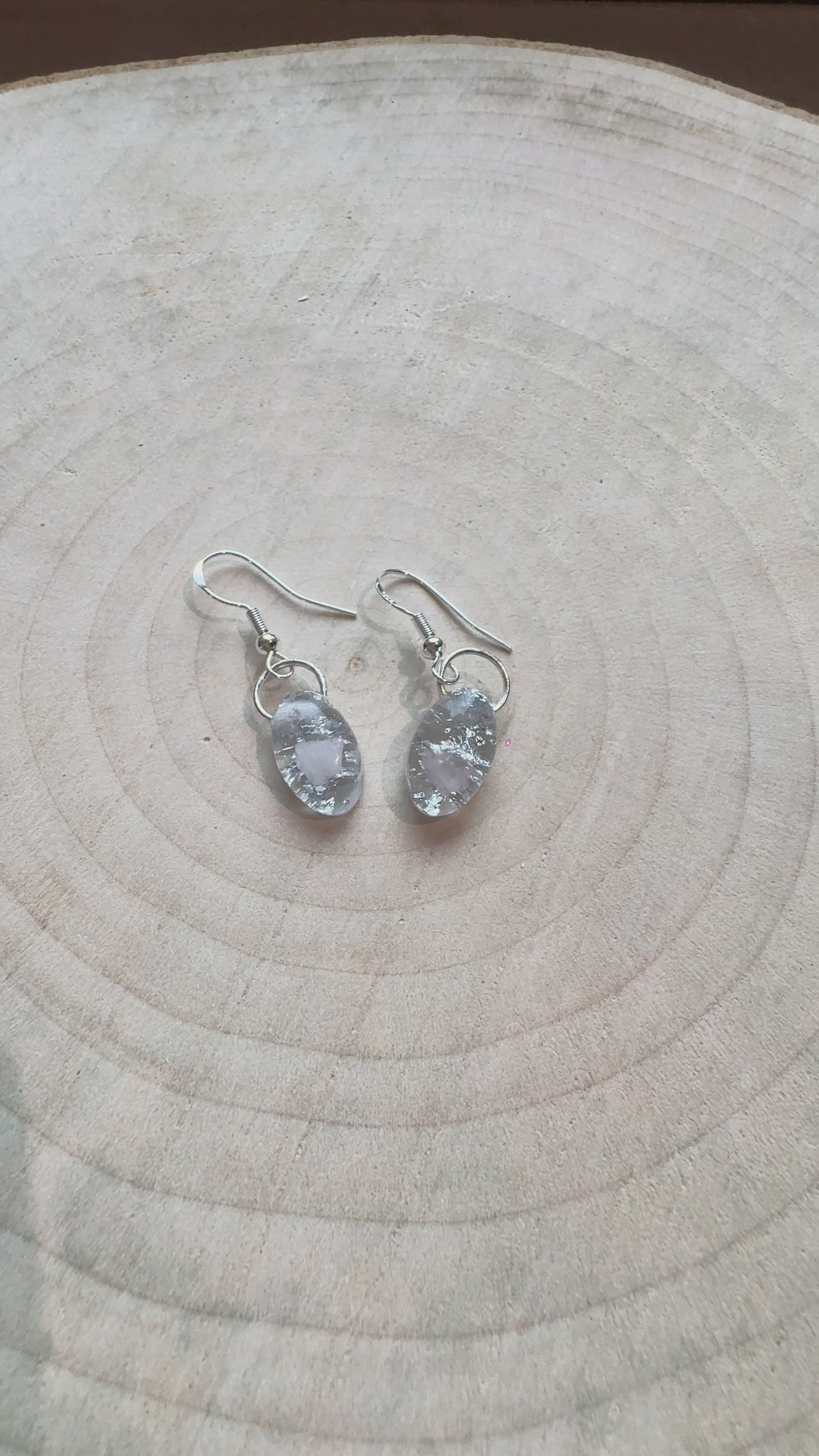 Set Orecchini Unici – Fiori, Pietre e Dettagli Romantici