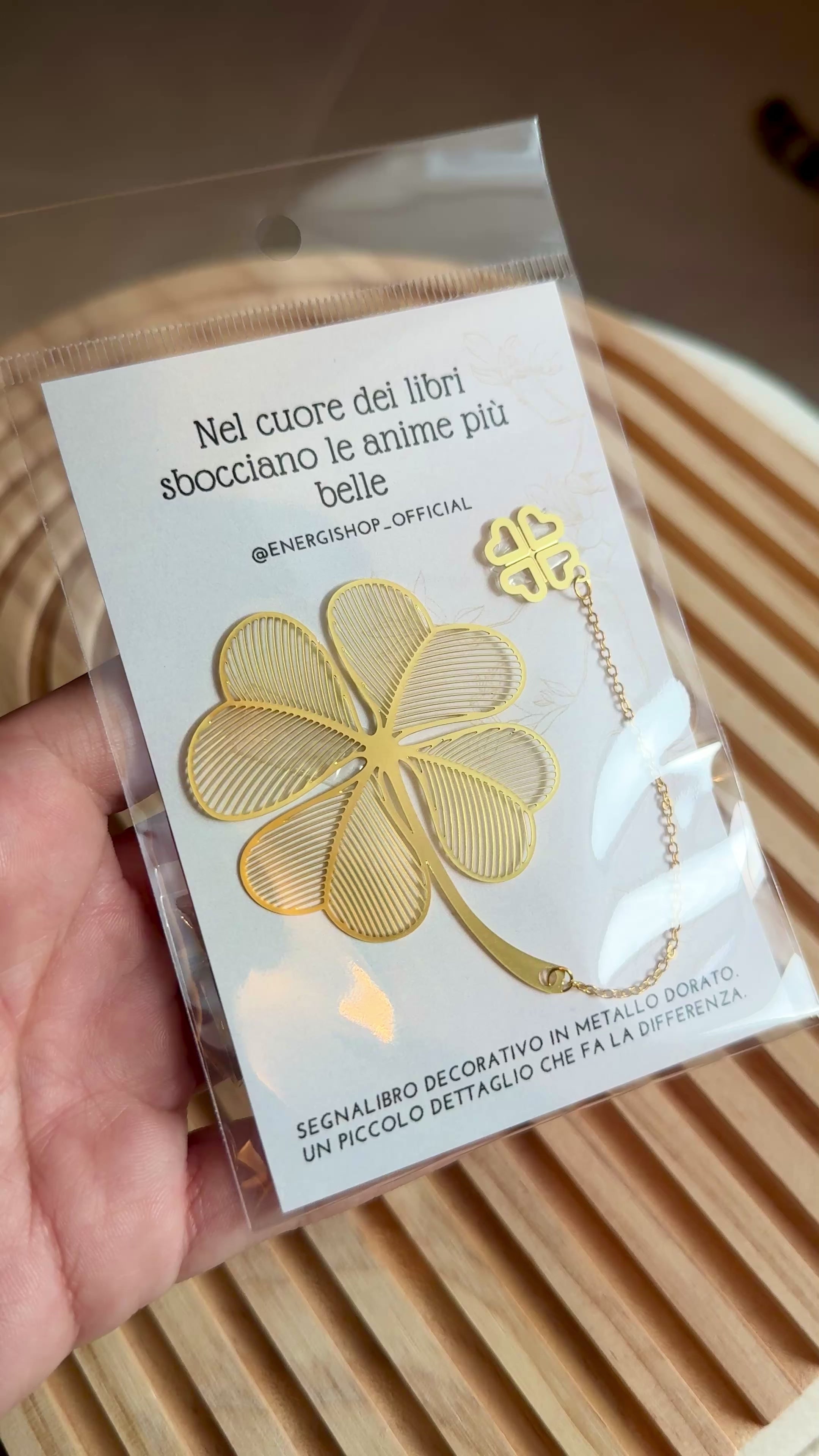 Segnalibro in Metallo Dorato – Per anime che sbocciano tra le pagine