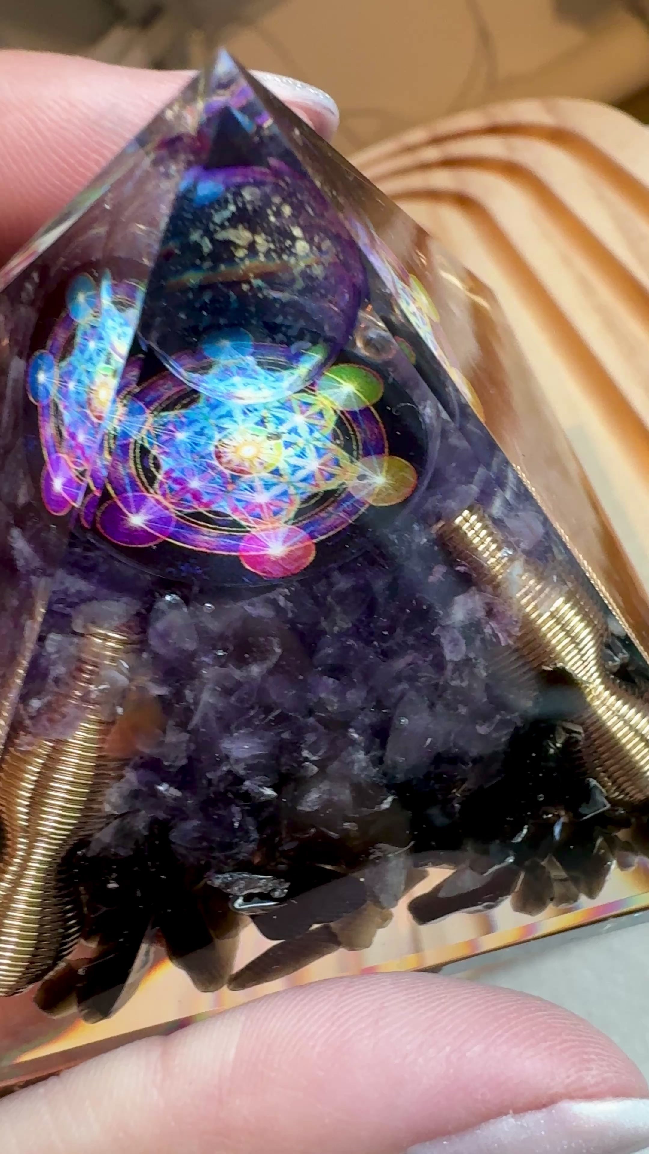 Piramide Energetica con Ametista e Ossidiana - terzo occhio e radice