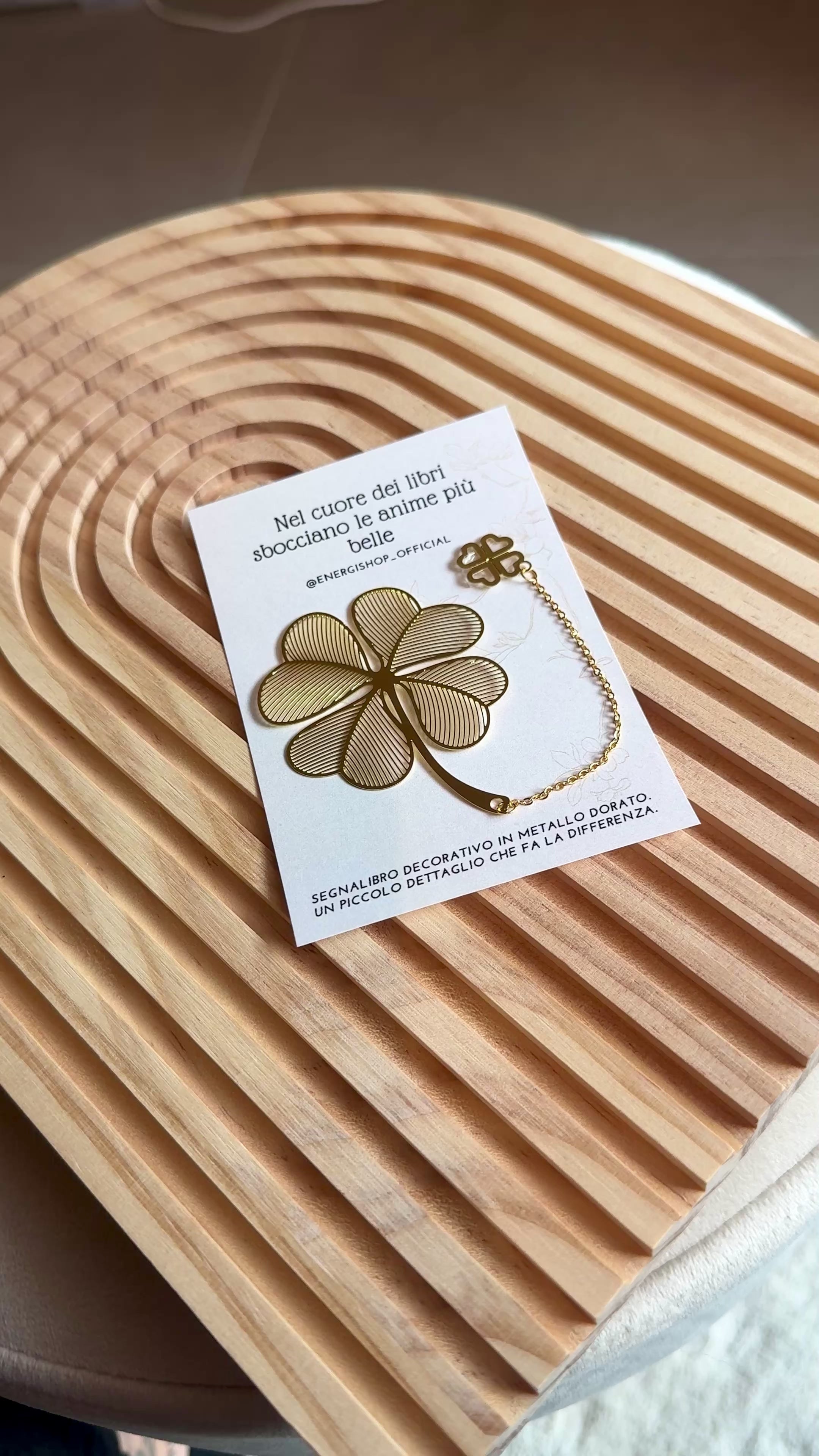 Segnalibro in Metallo Dorato – Per anime che sbocciano tra le pagine